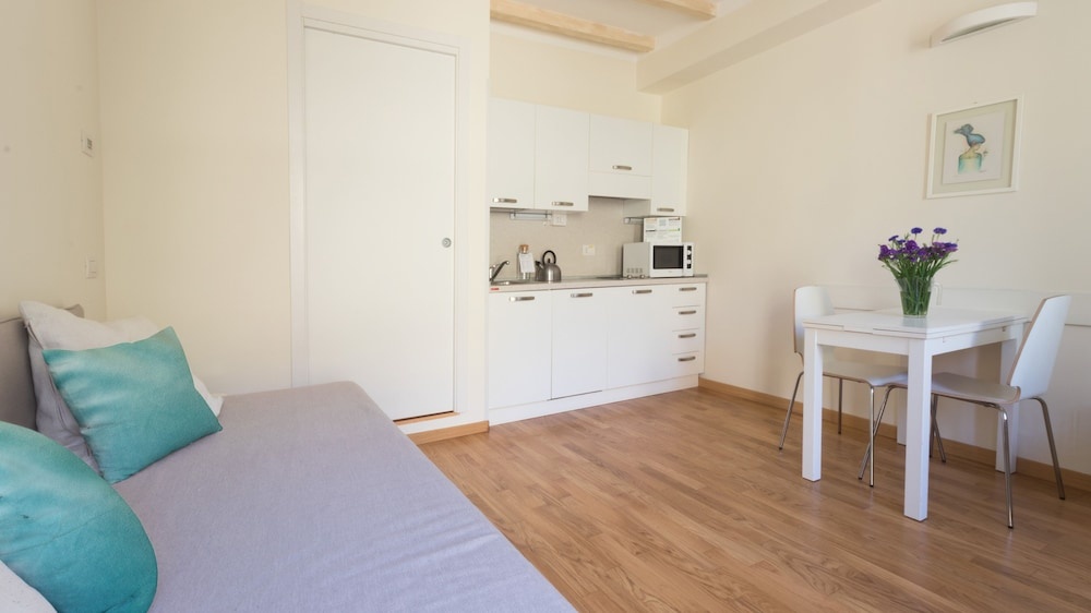 Italianway   - Canonica 37