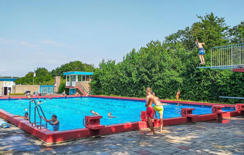 Stunning Home In Heinkenszand With Wifi