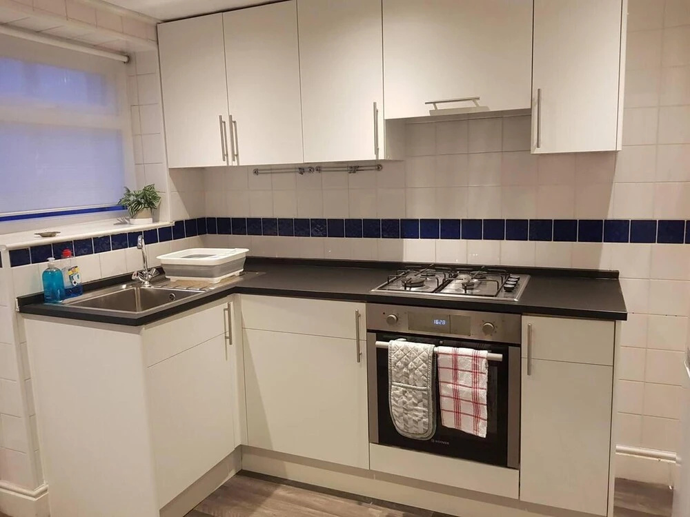 Bright 4-bed House 15 min to Manchester Centre