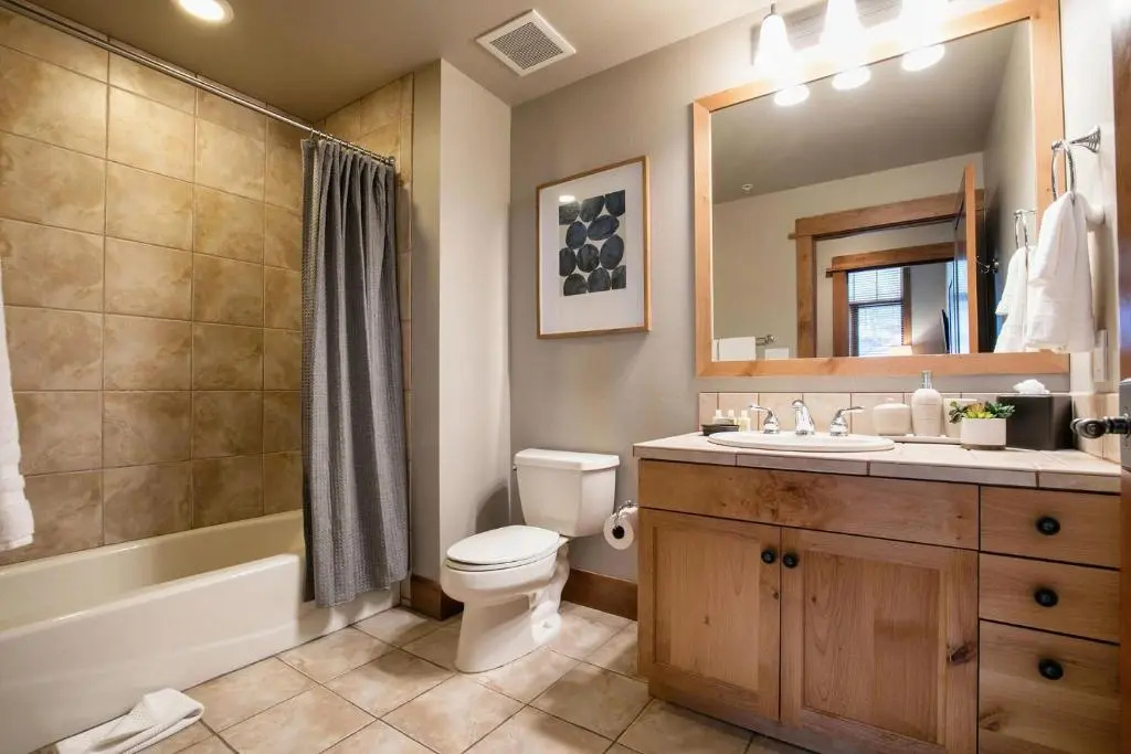 New Listing in the Heart of the Village at Northstar! Iron Horse South 106