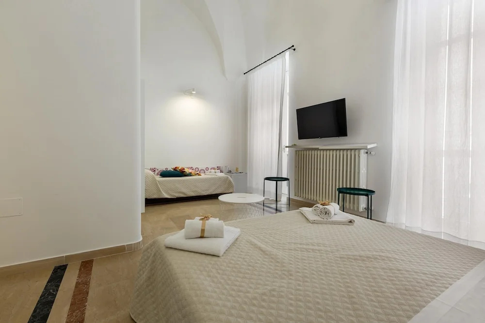 3141 B&b Incentro Comfort Suite - Central Suite by Barbarhouse