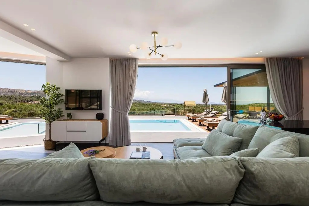TreeTop Villa I, Private Pool, BBQ & Playground, By ThinkVilla
