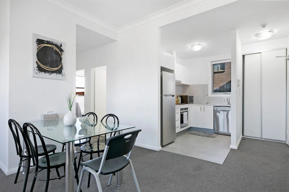 Wentworthville 2 Bedrooms Apartment with Free Parking by KozyGuru