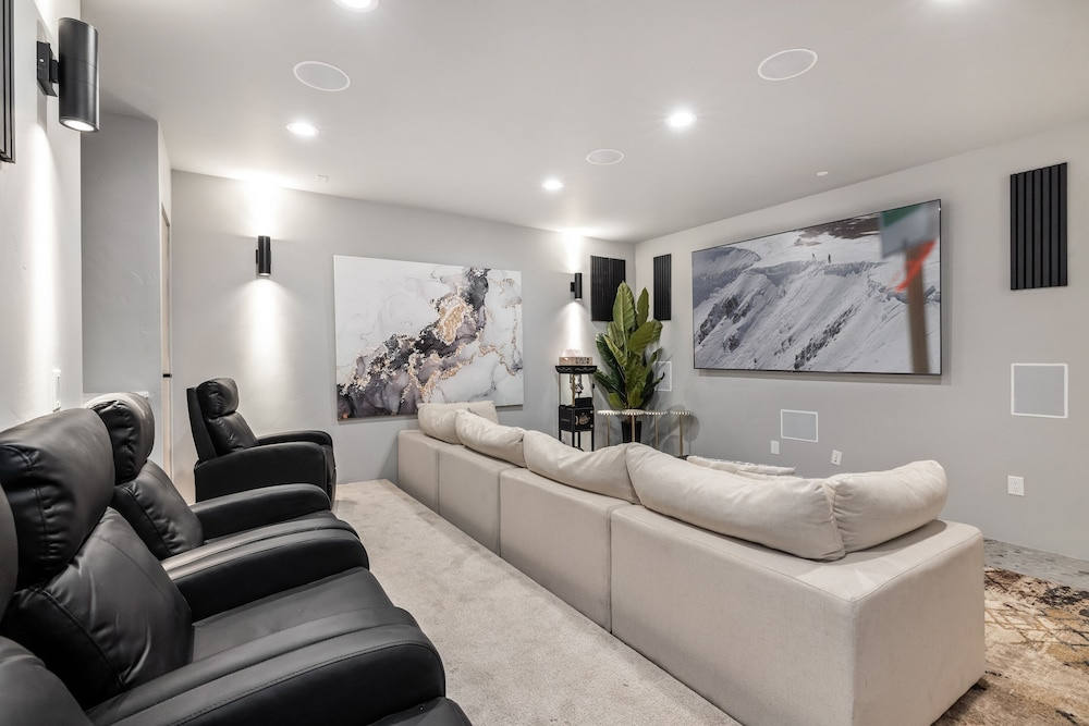 Bunker Hill Estate 6 Bedroom Home