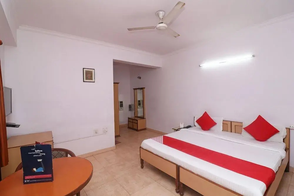 Oyo 24680 Hotel Devansh