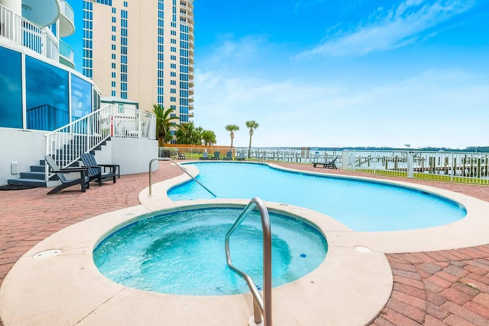 Bel Sole 1102 Spacious Water View Beach Access