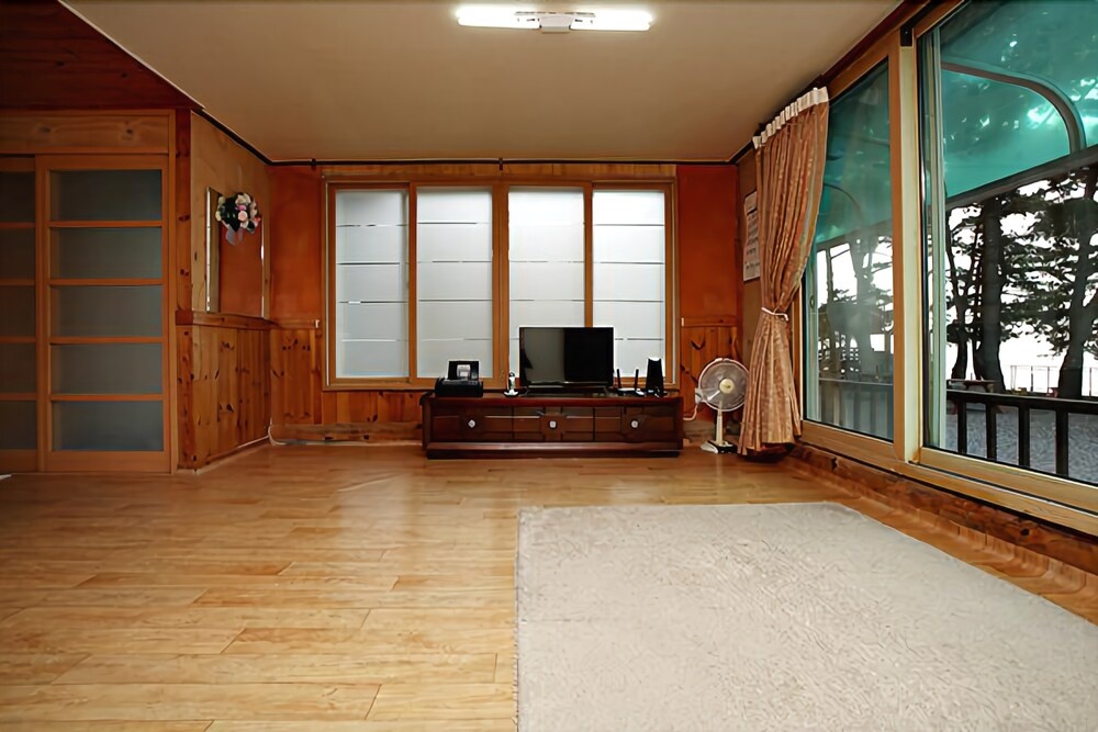 Taean Star and Sea Pension