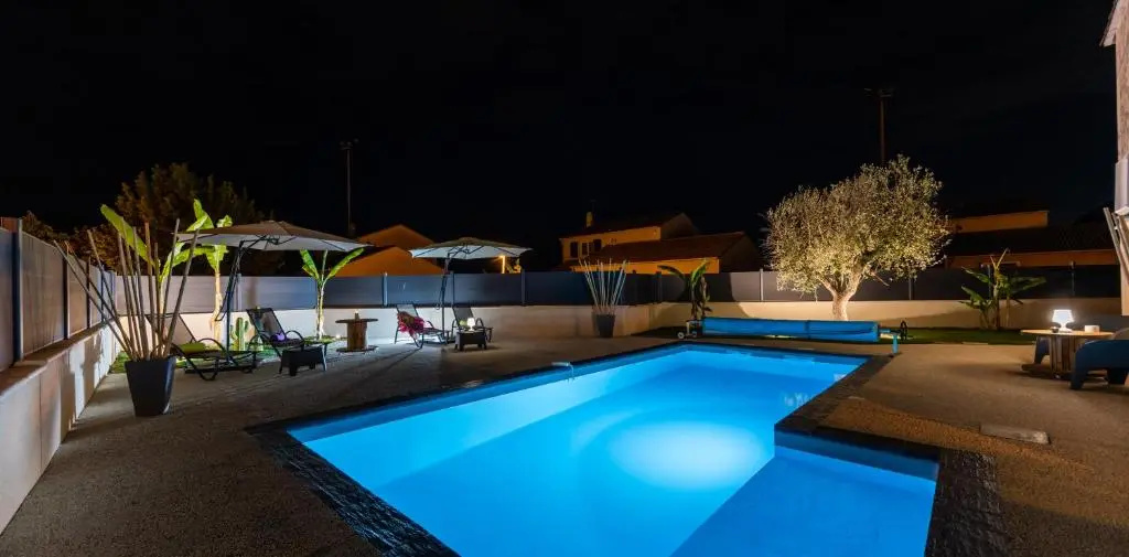 Sublime villa des Oliviers - Piscine chauffée, espace détente, Baby-foot, cuisine extérieure - proche d'Agen