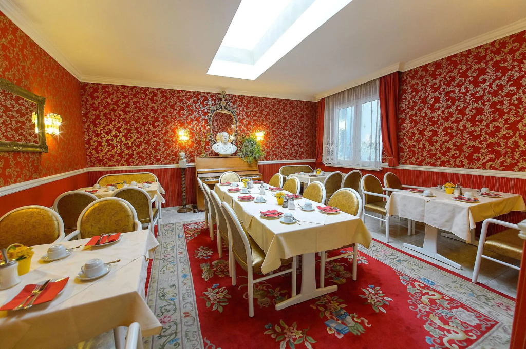 Hotel Urania