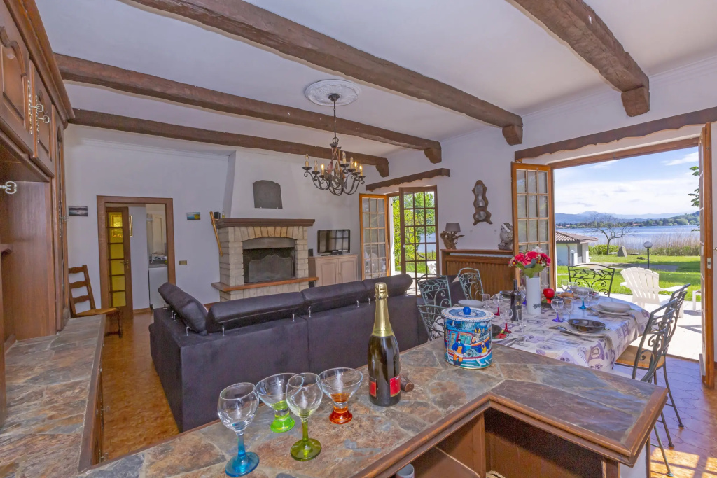 Villa Martine Au Bord Du Lac - Happy Rentals