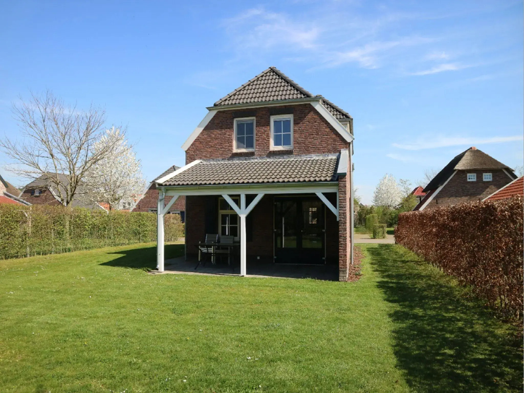 Comfy farmhouse villa in Limburg