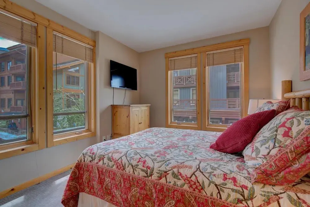 Taylors Crossing #210 3 Bedroom Condo by RedAwning