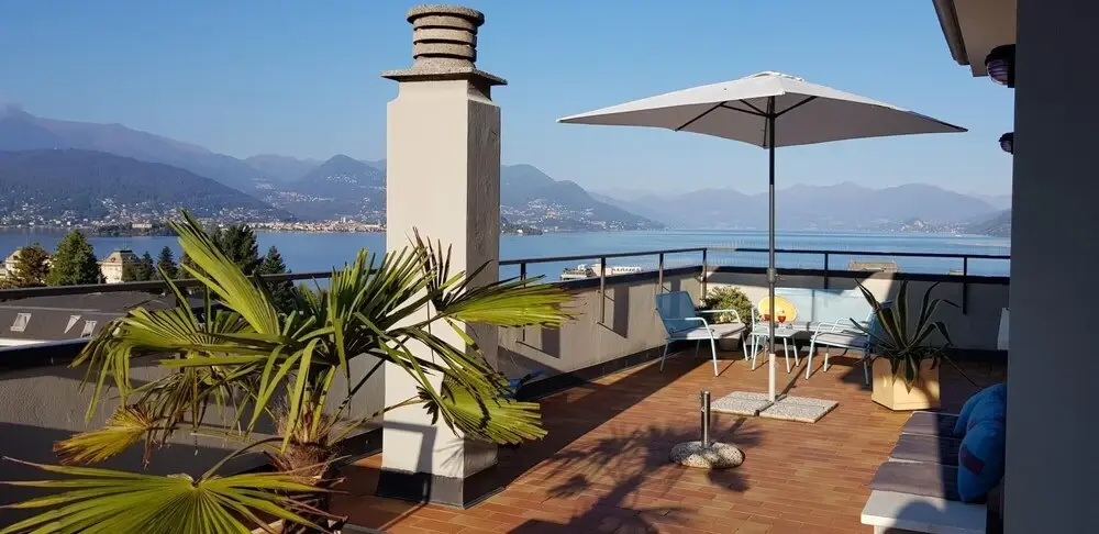 Terrace Lake View apt in Stresa With Lake View