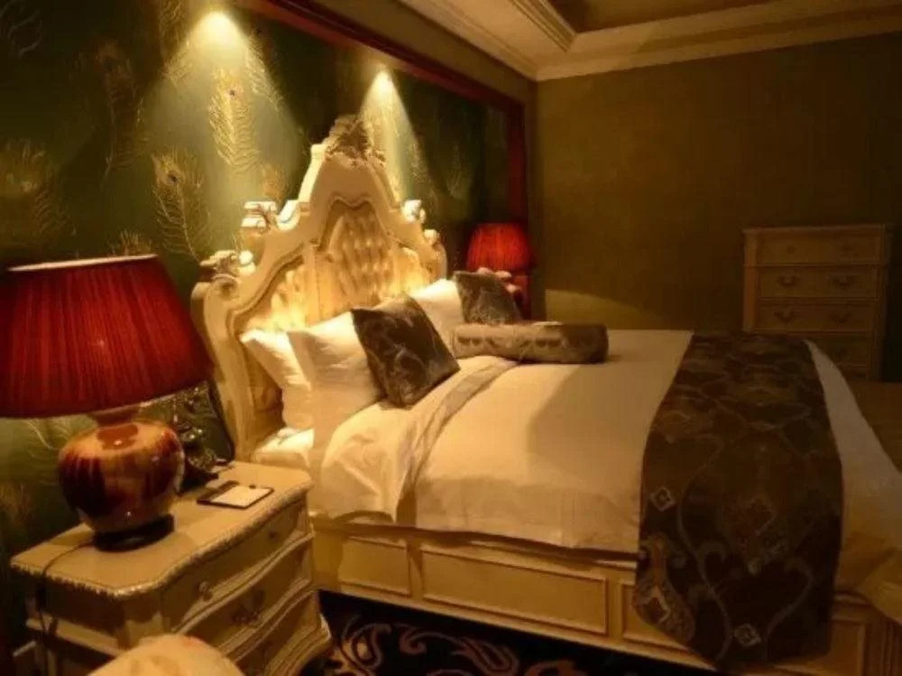 Luoyang Feronia Hotel