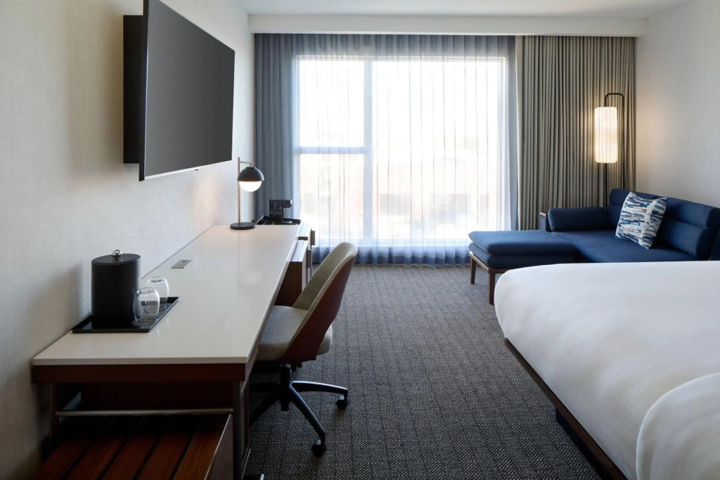 Courtyard by Marriott Montreal Laval