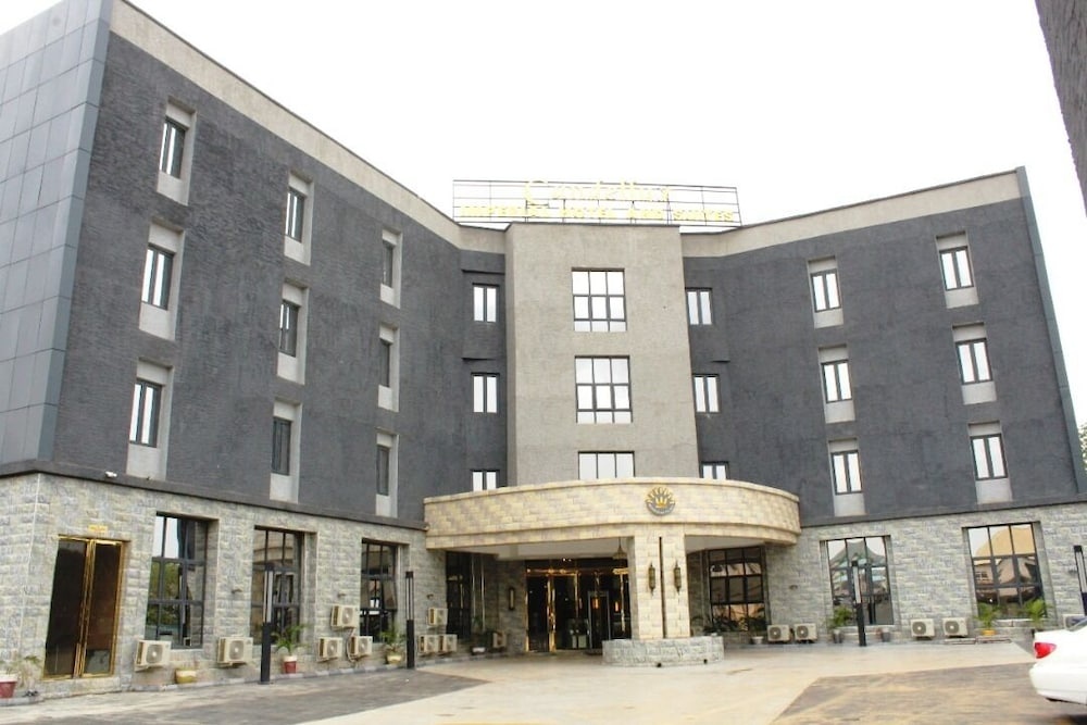 Candellux Imperial Hotel and Suites