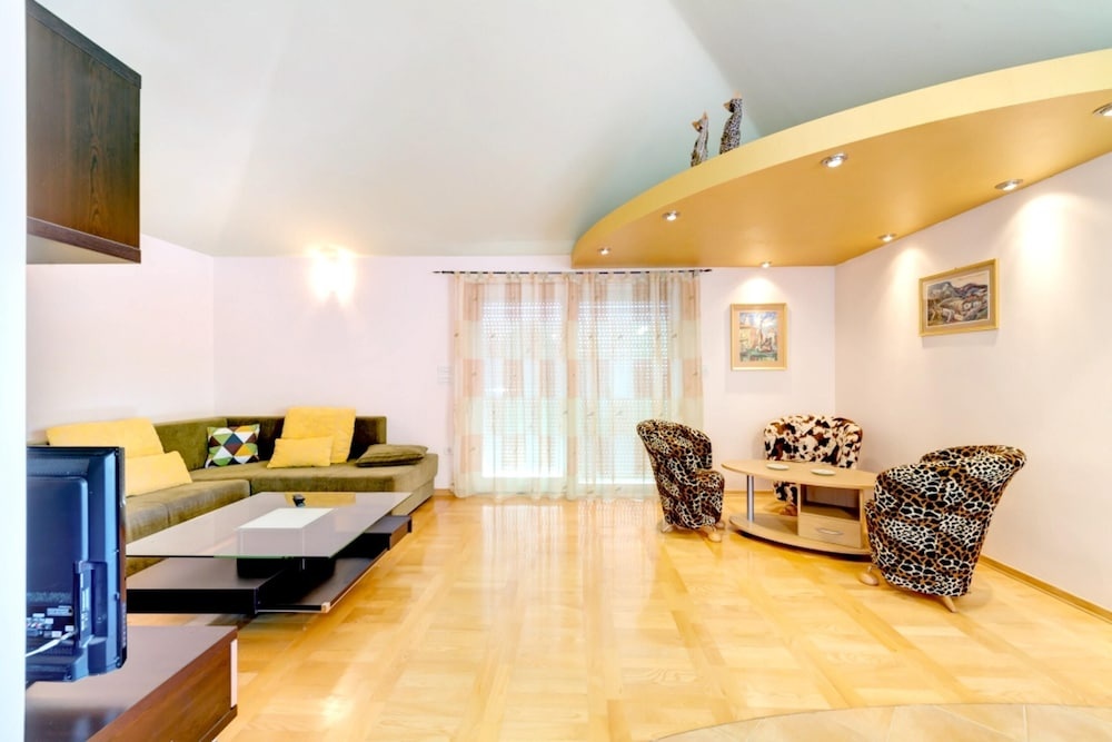 Apartment With one Bedroom in Strozanac, With Wonderful sea View, Terr