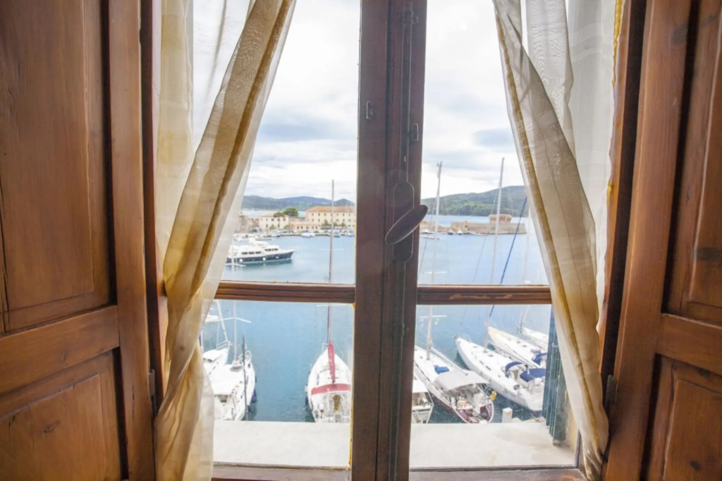 4 beds apartment La Calata Third Floor on the seafront of Portoferraio-LA CALATA TERZO PIANO