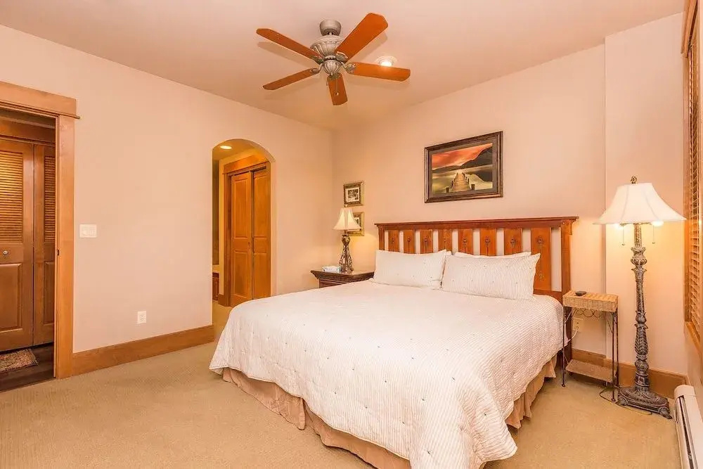 Lone Eagle #3017 - 1 Br Condo