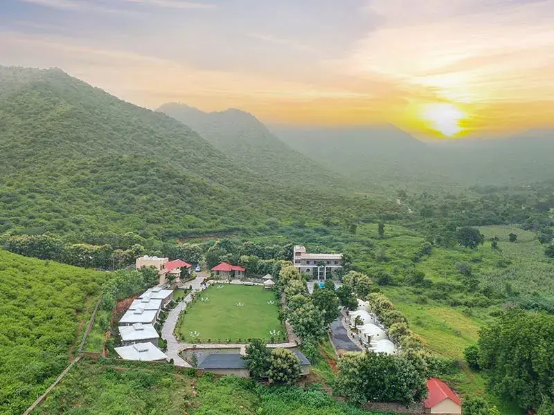 Kavish Holiday Hill Resort N Spa
