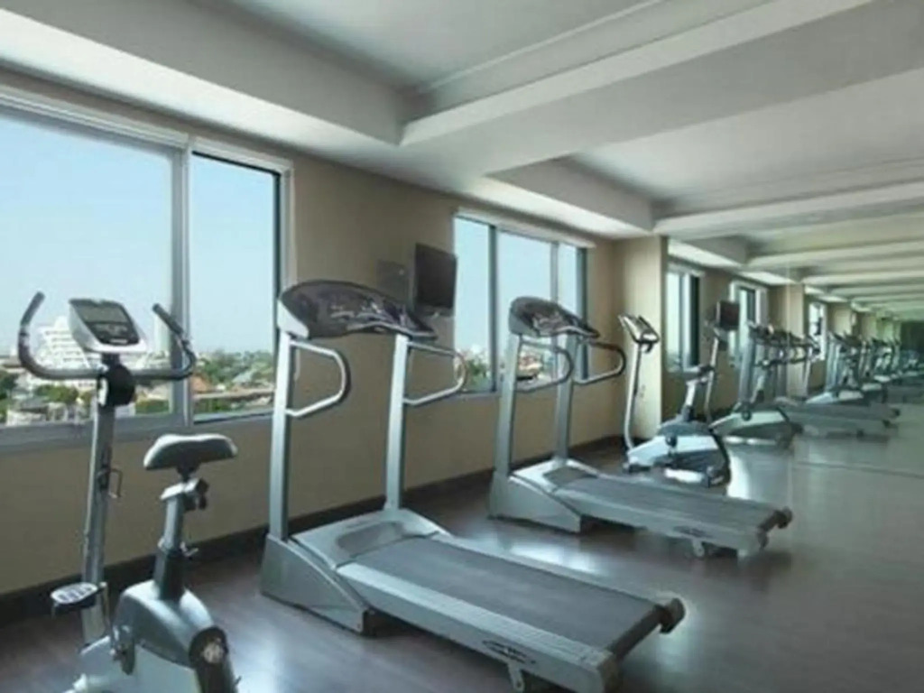 Hotel Santika Pandegiling - Surabaya