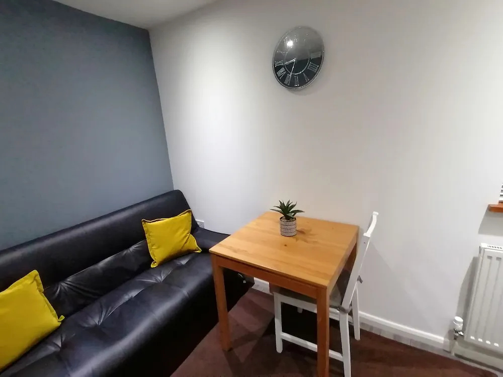 Charming 1-bed Apartment in Coventry