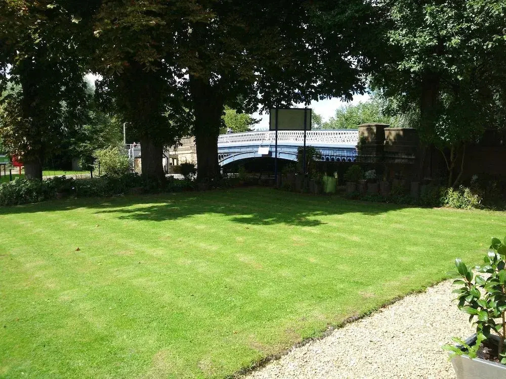 River Hotel