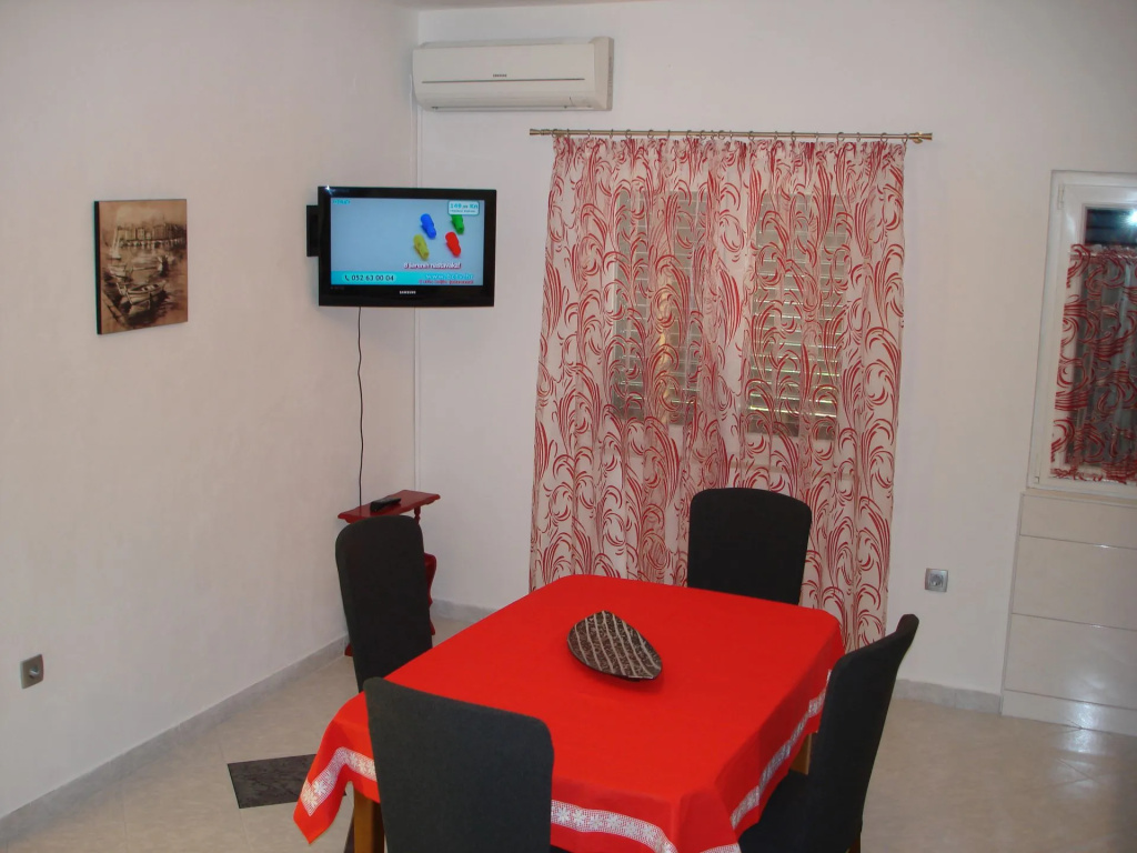 Holiday house Boris - close to the sea with parking: Slatine, Island Ciovo