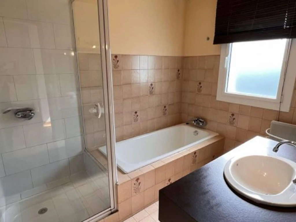 Pleasant holiday home in Clohars-Carnoët with garden