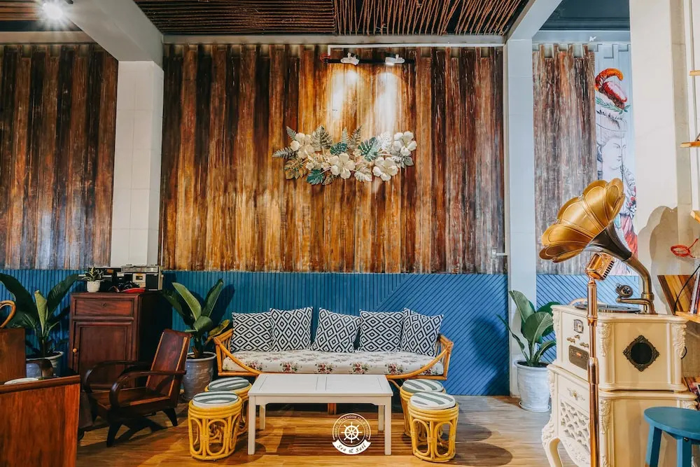 Sea & Sail Hostel