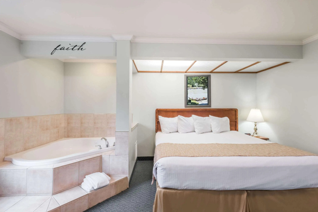 Travelodge by Wyndham Livingston