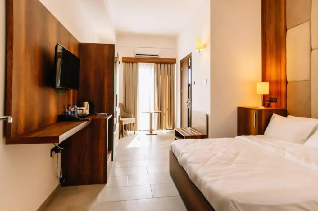 Cezar's Airport Hotel