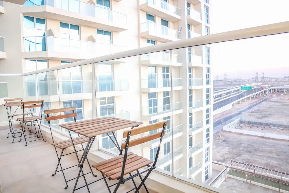 2 Bedroom Apartment- Azizi Plaza
