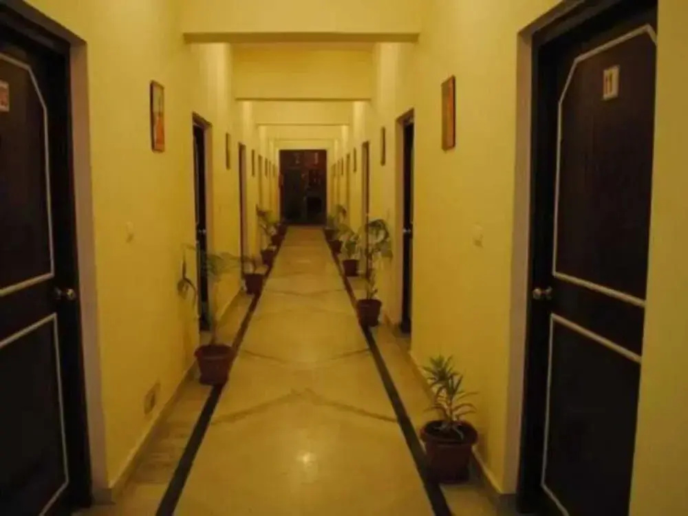 Hotel Ambika Palace
