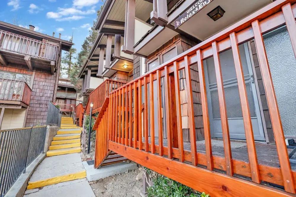 2354-chairlift Lodge 2 Bedroom Condo by RedAwning