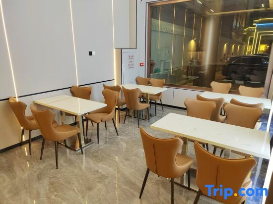 Raman Hotel (Shanwei Erma Road Food Street Branch)