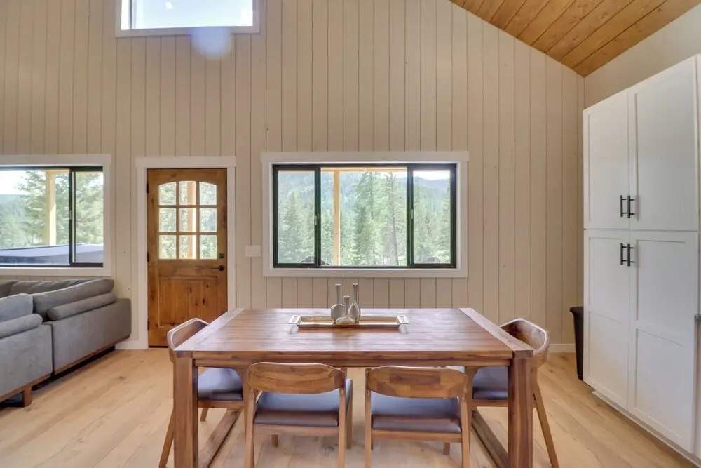 Lakeside Cabin w/ Hot Tub: 3 Mi to Flathead Lake!