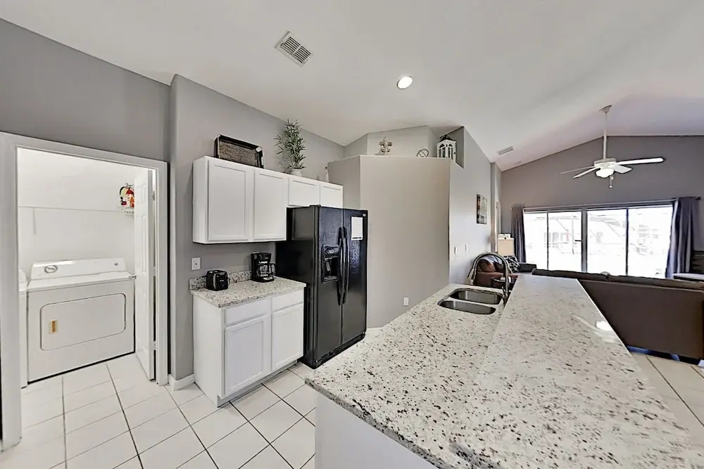Peaceful W/ Lanai Pool - Near Disney! 4 Bedroom Home