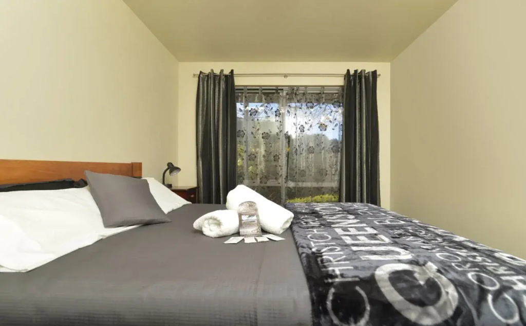 Tombstone Motel, Lodge & Backpackers
