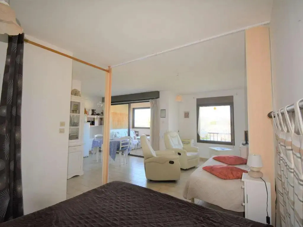 Appartement Ruoms, 1 pièce, 2 personnes - FR-1-382-151