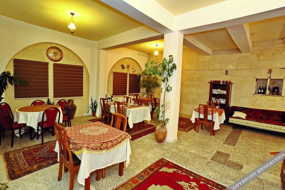Anatolia Raymonde Cave House