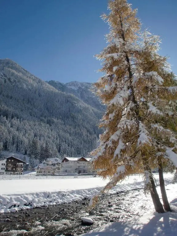 SCHMID Rooms & Apartments