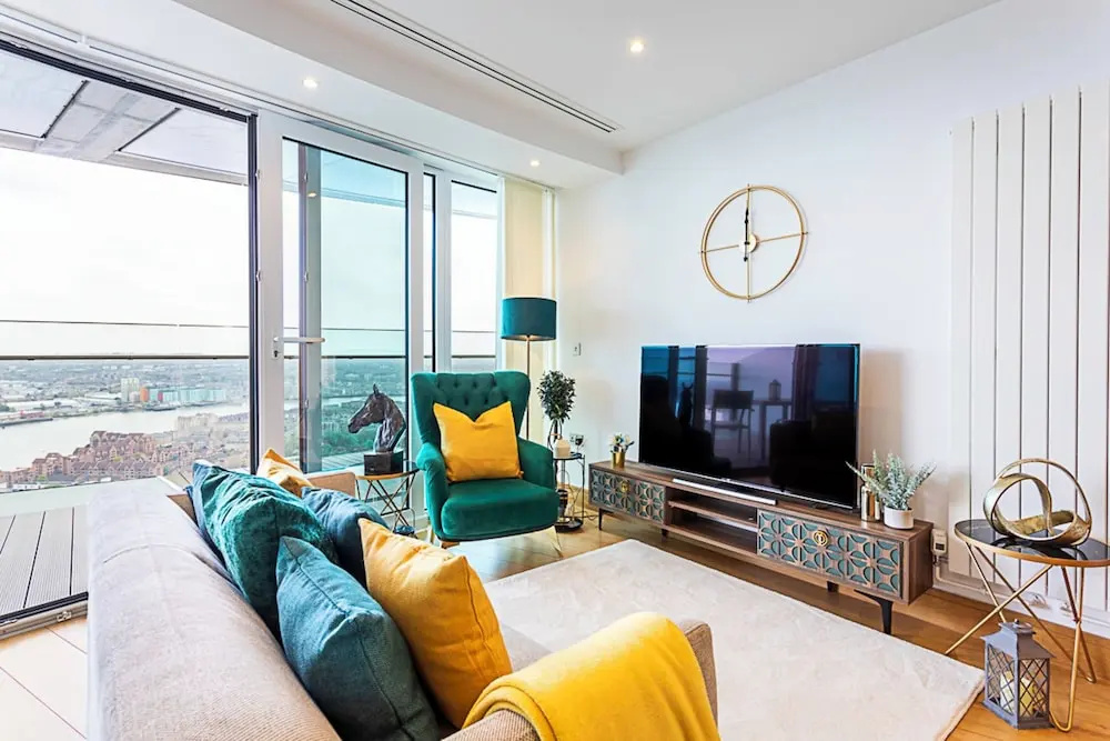 The Panoramic Urban Oasis