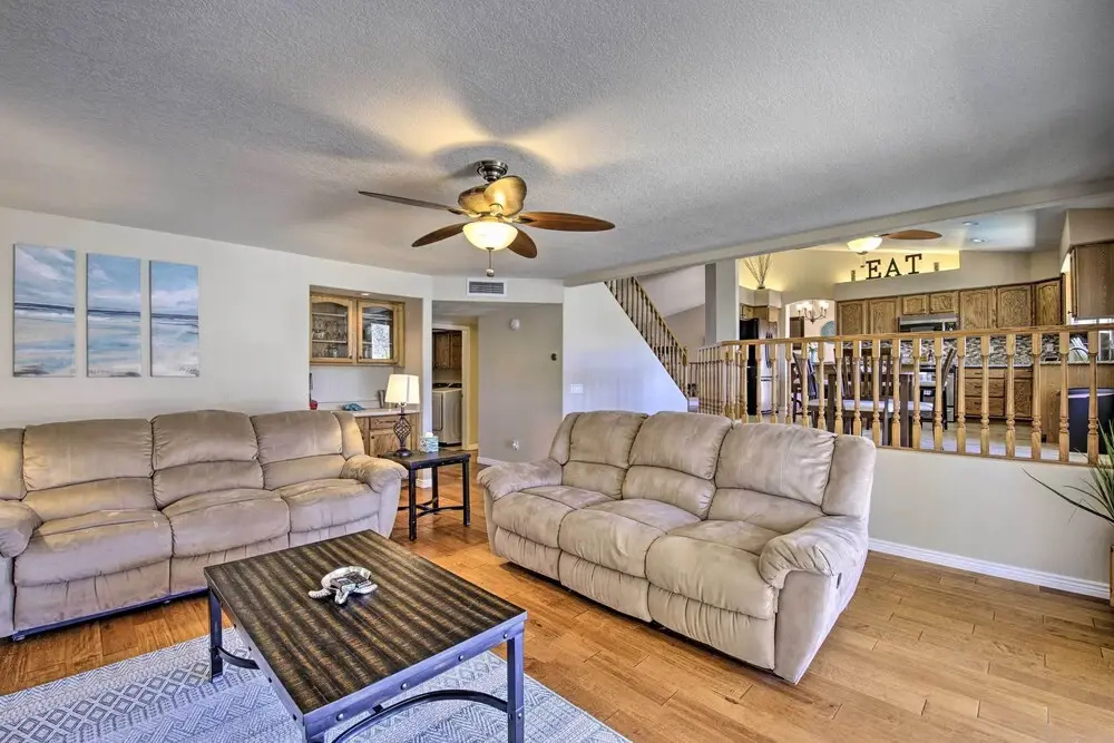 Boat Dock, Game Room! Lakefront Glendale Getaway