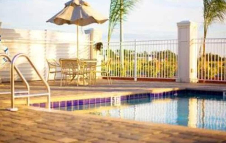 Country Hearth Inn (Ex. Regency Inn & Suites)