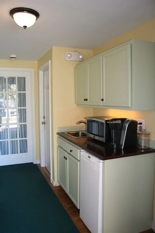 Seven Sea Street Inn