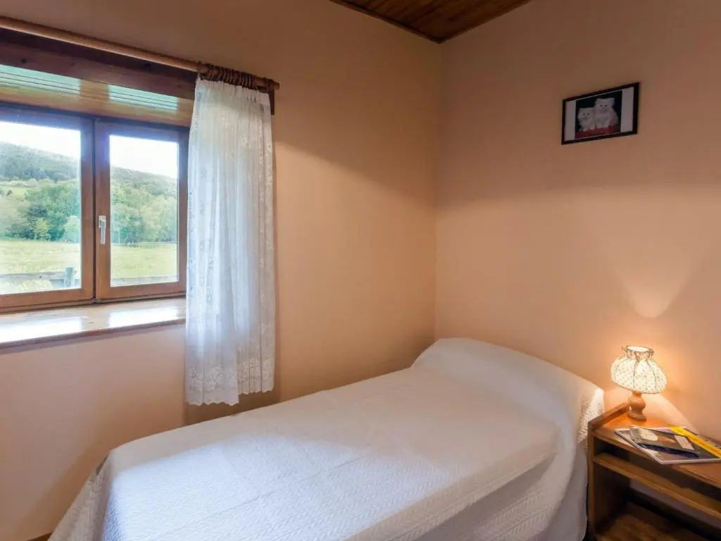 Gîte en pierre 6 pers avec cheminée à Sauvain - FR-1-496-42
