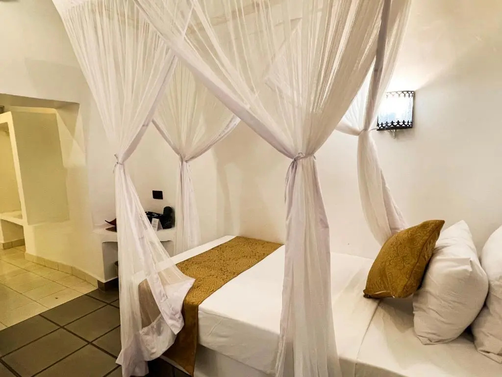 Emerald Palm Courtyard Hotel