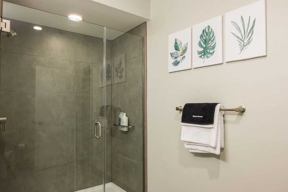 1 BR with Balcony and City Views by Frontdesk