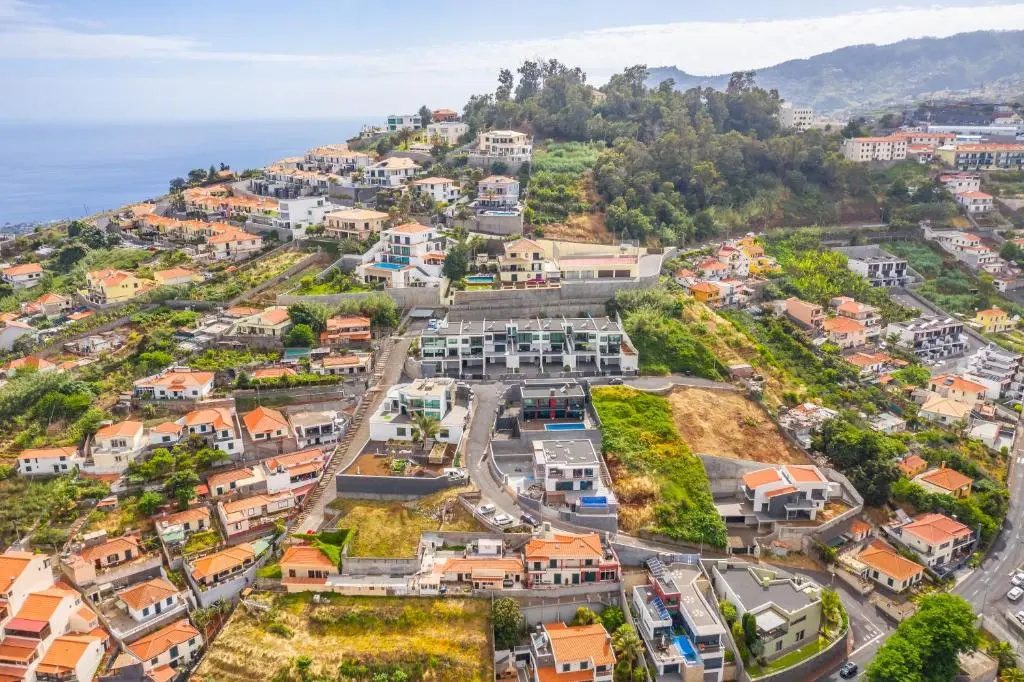 Moradia T3 Geminada em Santo António, Funchal